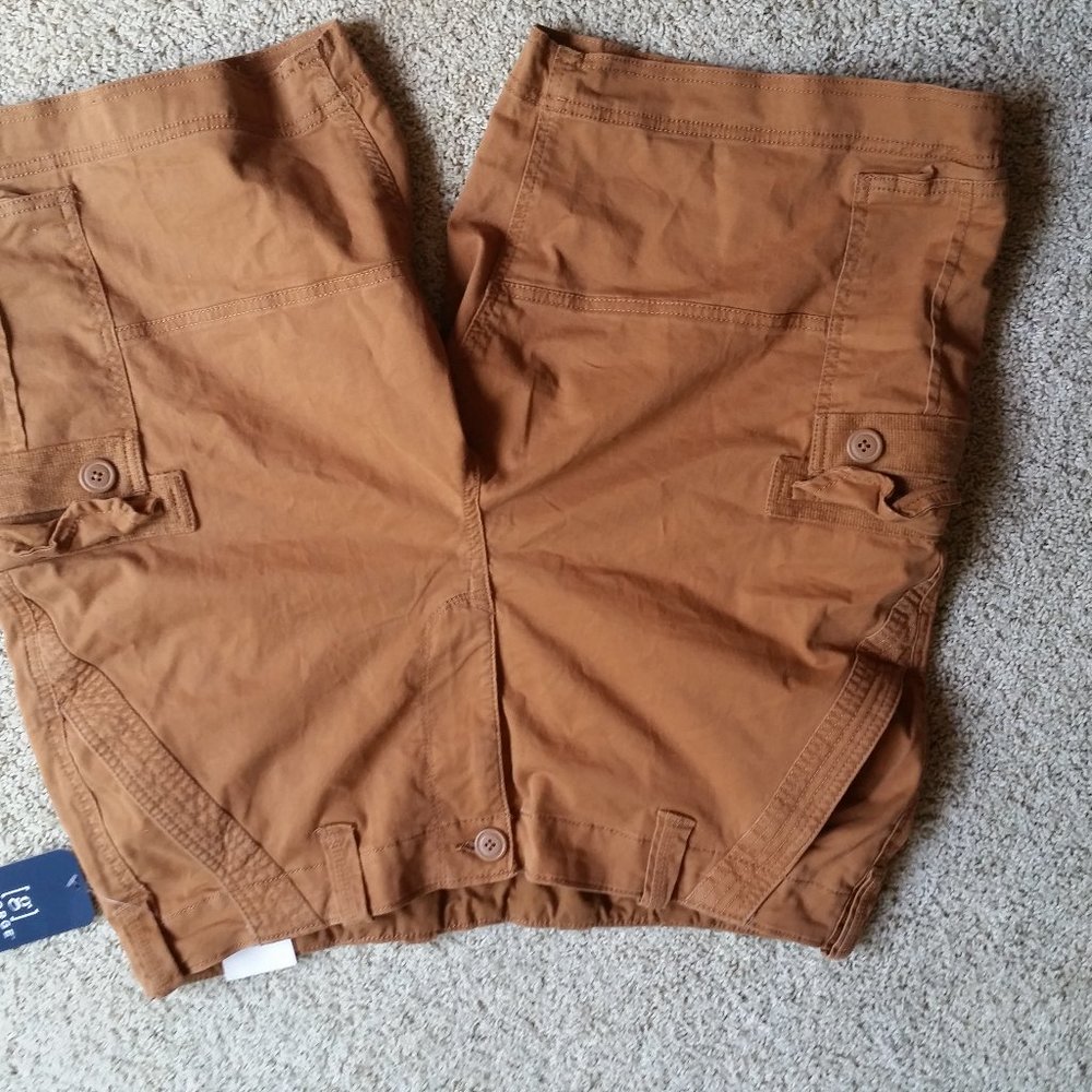 Men’s Brown Cargo Shorts (Brand new and Size 36)